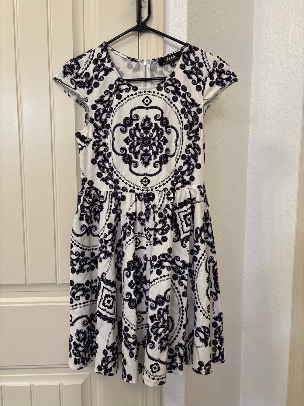 Lulus Royal Luxe Ivory Black Medallion Skater Dress Size Small Fit & Flare
